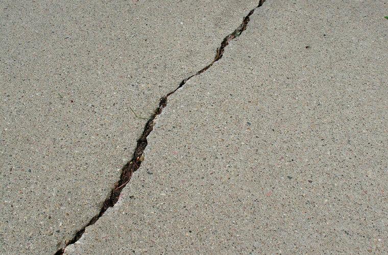 Cracked driveway 3
